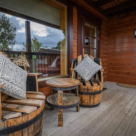 Red Squirrel Log Cabin With Hot Tub Кийт Екстериор снимка
