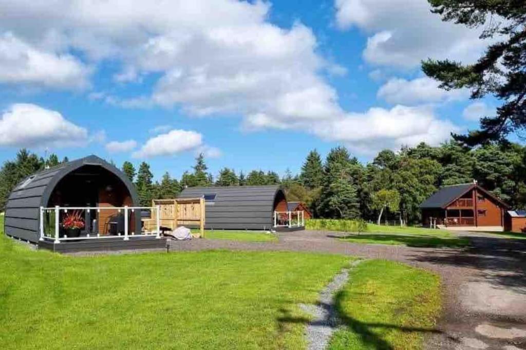 Red Squirrel Log Cabin With Hot Tub Кийт Екстериор снимка