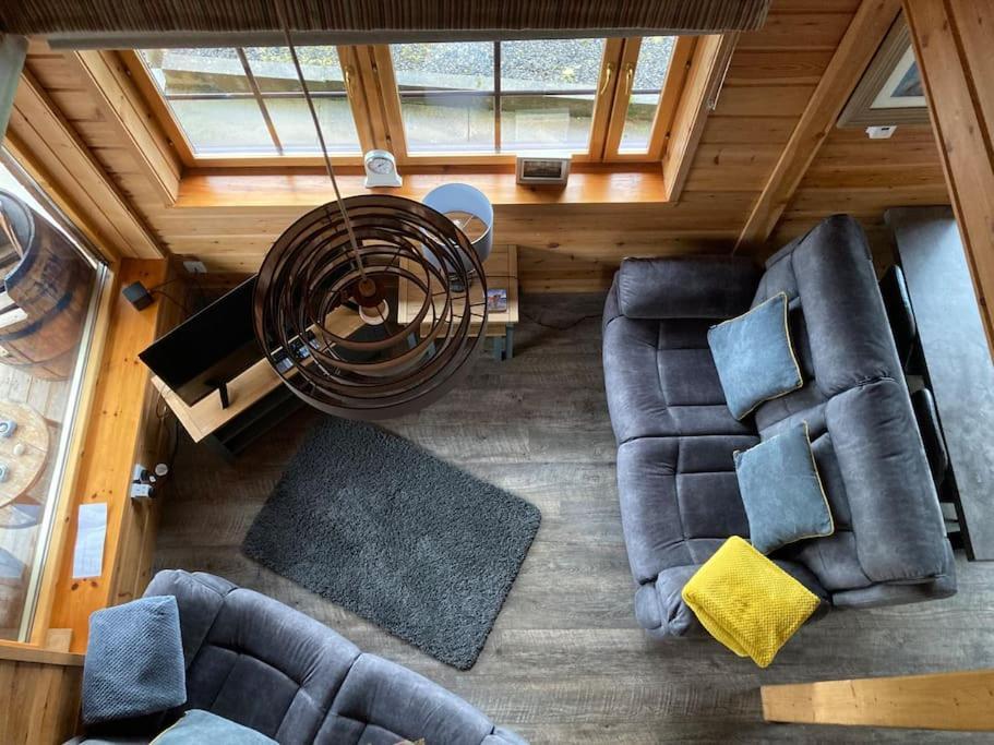 Red Squirrel Log Cabin With Hot Tub Кийт Екстериор снимка